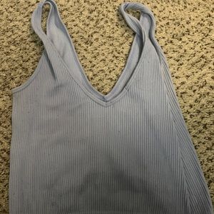 Lavender v-neck cropped top / Size: M/L